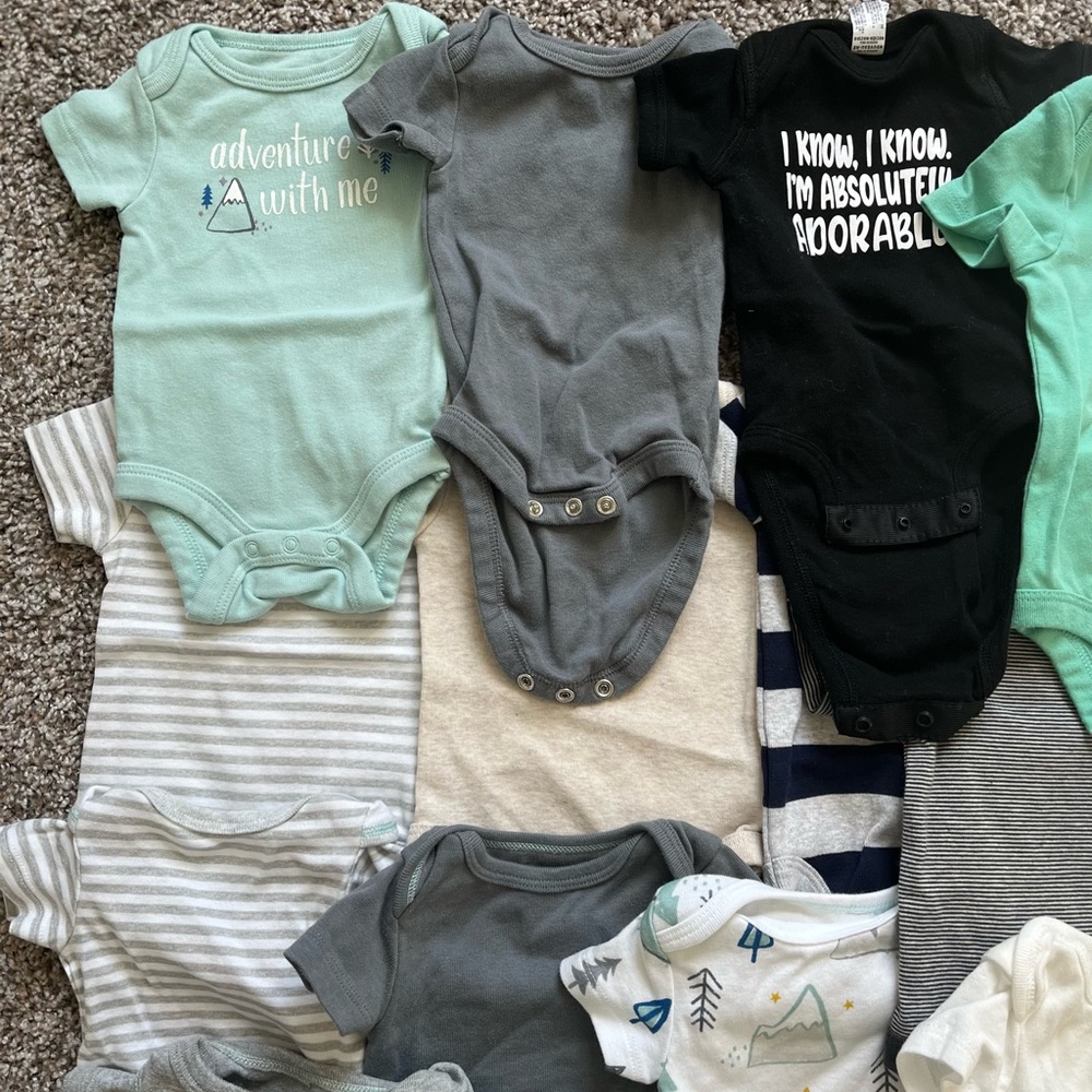 14 lightly worn and most never worn onesies, newborn, various brands. - Picture 2 of 9